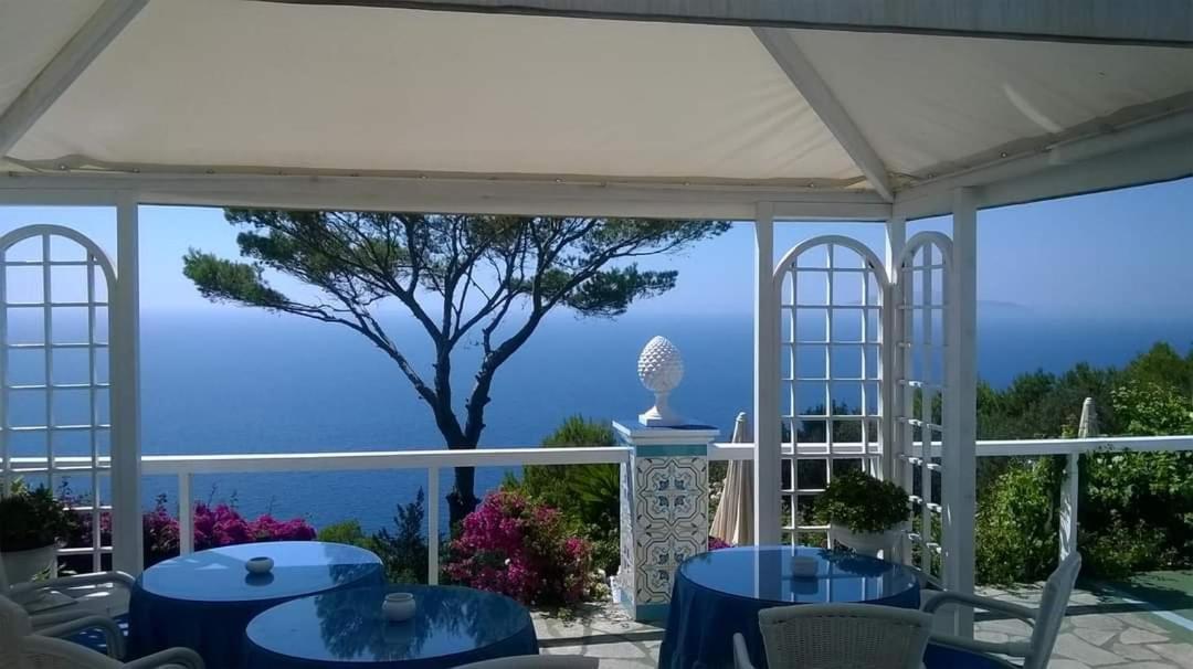 Bb La Guardiia Bed & Breakfast Анакапри Екстериор снимка